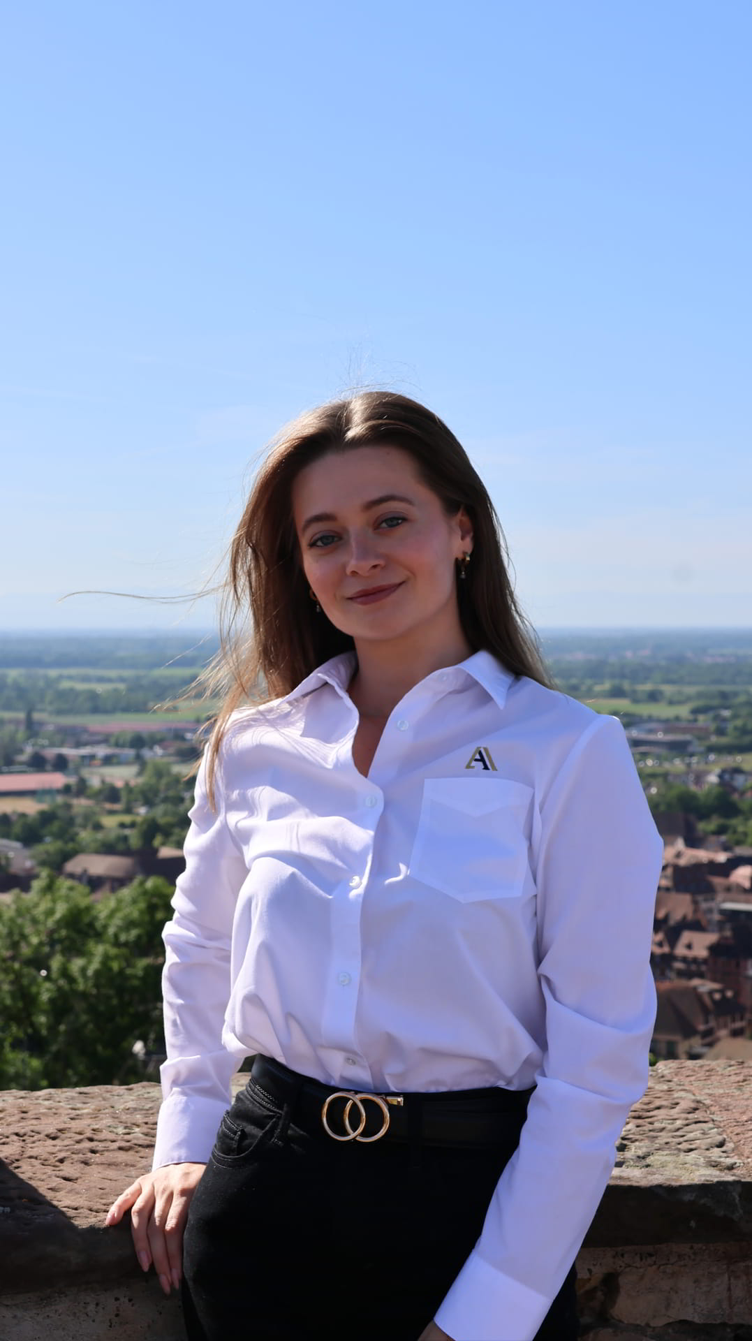 Photo portrait de Maeva Meyer, chargée de communication à l'Authentik Agency, Agence immobilière dans le Bas-Rhin